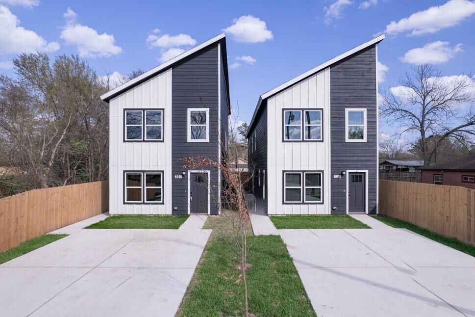 Property Photo:  6918 Tommye Street B  TX 77028 