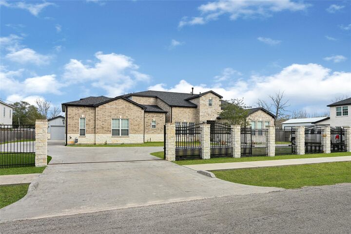 Property Photo:  4821 1st Street  TX 77504 