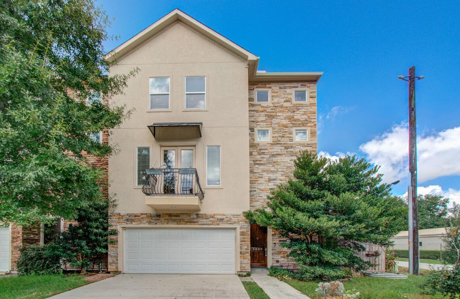 Property Photo:  2609 Detering Street  TX 77007 