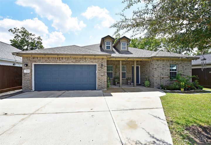 Property Photo: 7954 Sparta Street TX 77028