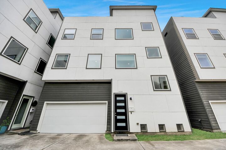 Property Photo:  1628 W 24th Street  TX 77008 