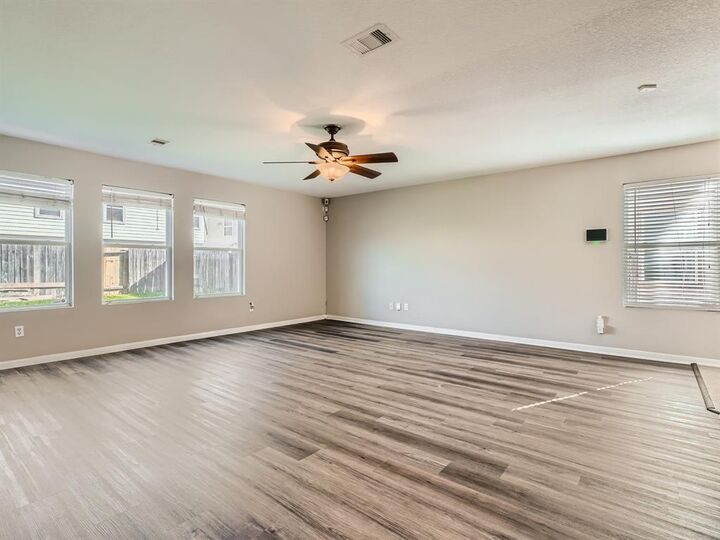 Property Photo:  11010 Walkup Way  TX 77044 
