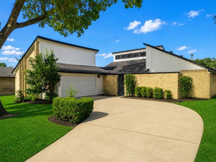 Property Photo: 4546 Hickory Downs Drive TX 77084