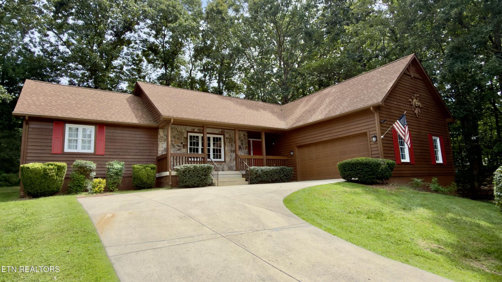 Property Photo: 25 Amesbury Court TN 38558