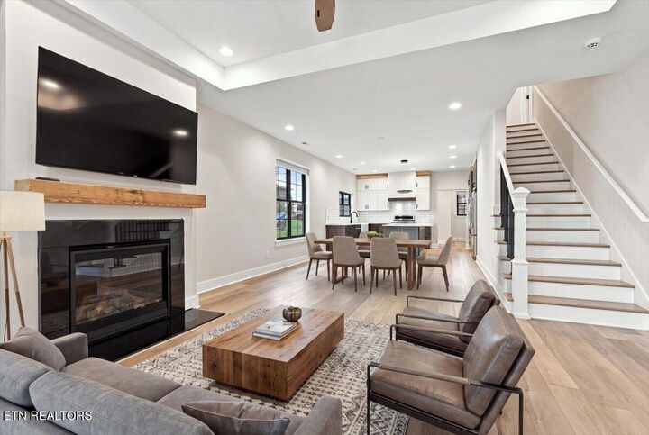 Property Photo:  944 Irwin St  TN 37917 
