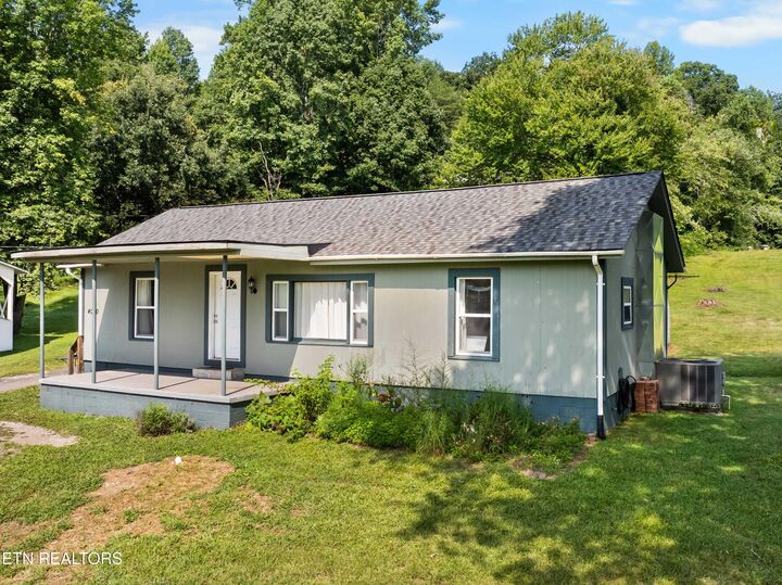 Property Photo: 4090 W Buttermilk Rd TN 37763