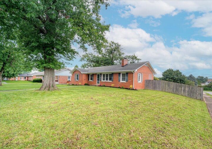 Property Photo: 501 Nottaway Drive KY 40356