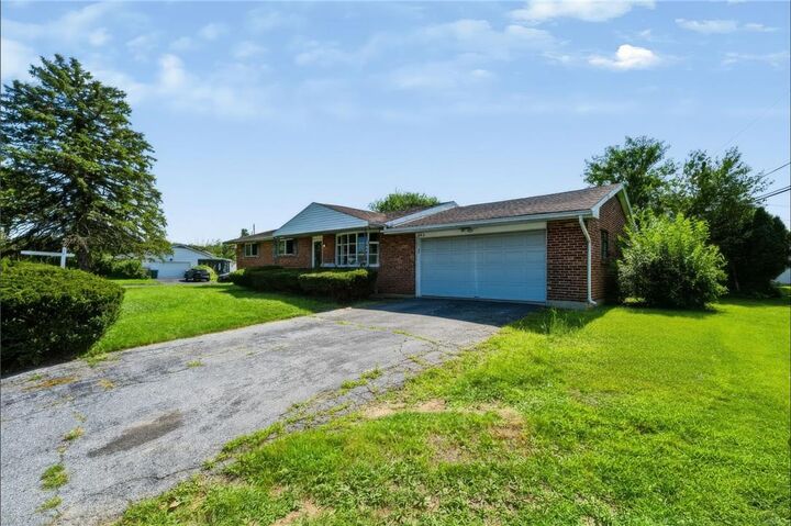 Property Photo: 7438 Catalpa Drive PA 18062