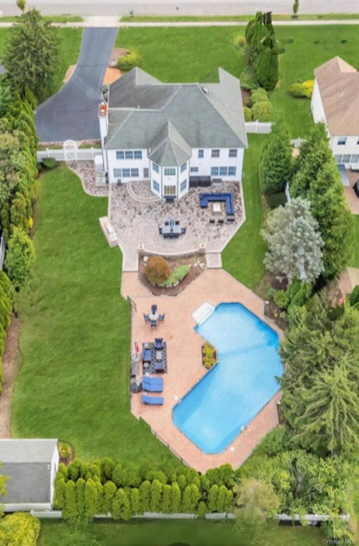 Property Photo:  150 Hayrick Lane  NY 11725 