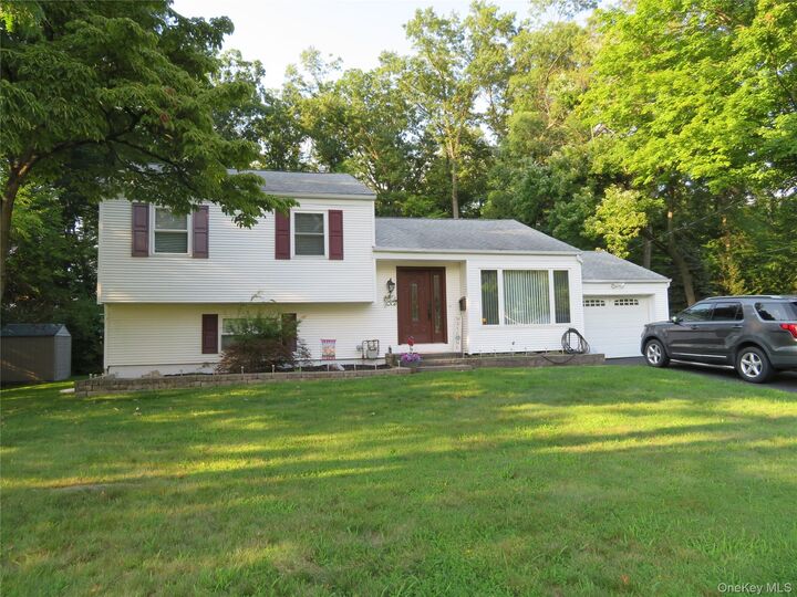 Property Photo:  7 Windmill Lane  NY 10956 