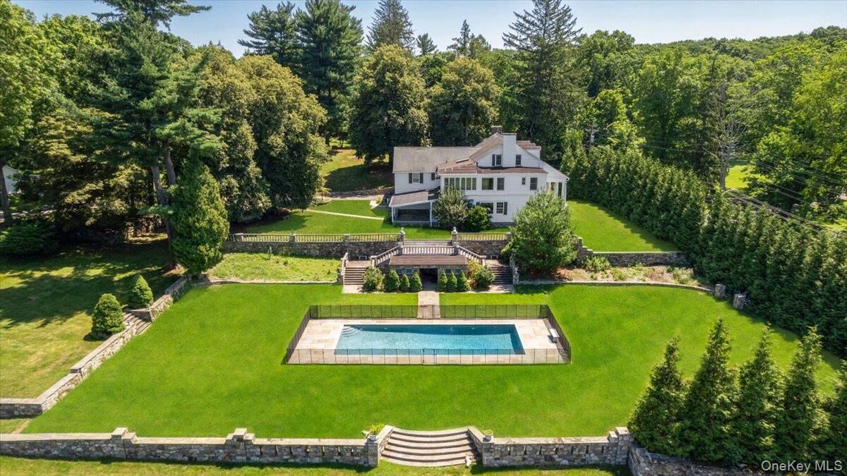Property Photo:  83 Somerstown Road  NY 10562 
