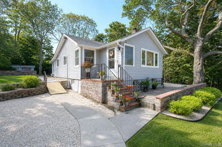 Property Photo:  69 Hill Drive  NY 11901 