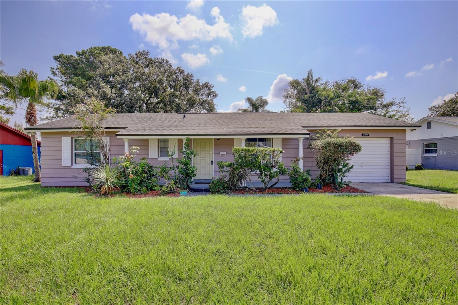 Property Photo: 2319 Continental Boulevard FL 32808