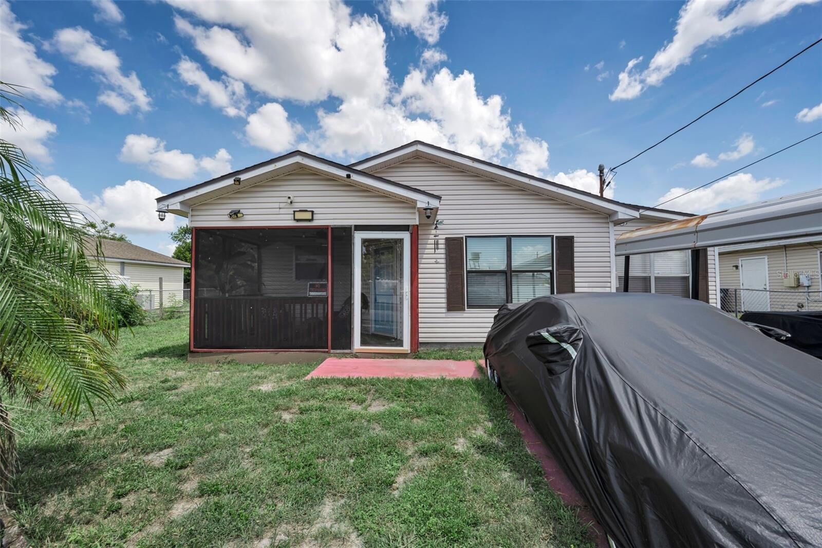 Property Photo:  7526 Carolton Circle  FL 33619 
