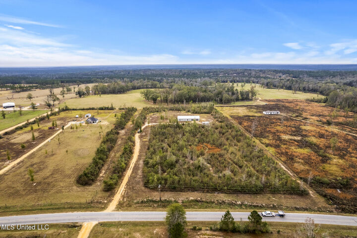Property Photo:  284 W Wire Road  MS 39573 