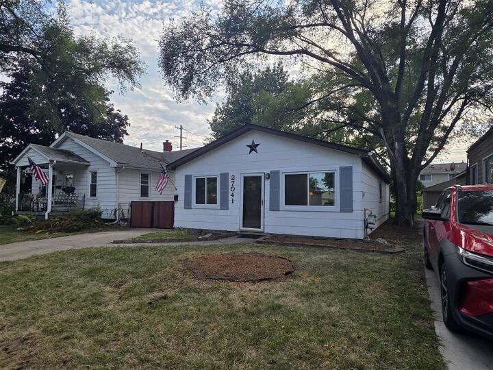 Property Photo: 27041 Brettonwoods Street MI 48071-3207