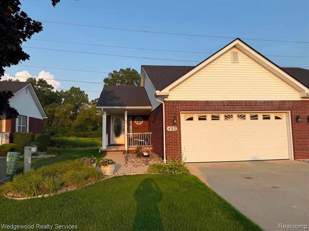 Property Photo: 492 Harvard Drive 84 MI 48065 4831