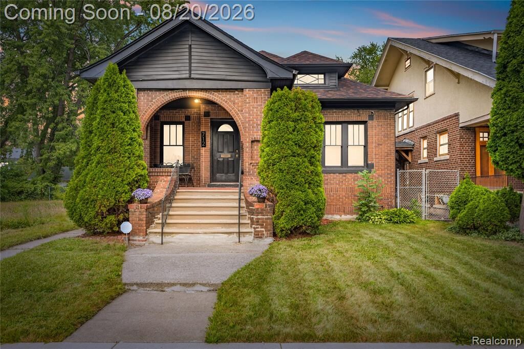 Property Photo: 712 Chalmers Street MI 48215 2955
