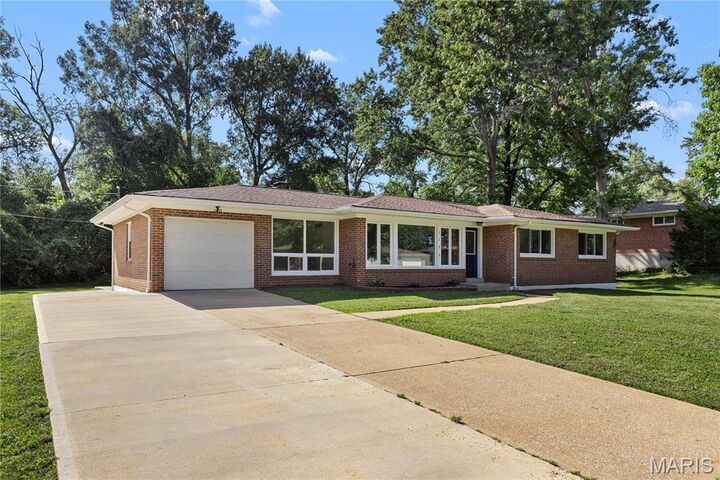Property Photo:  1133 Olivaire Lane  MO 63132 