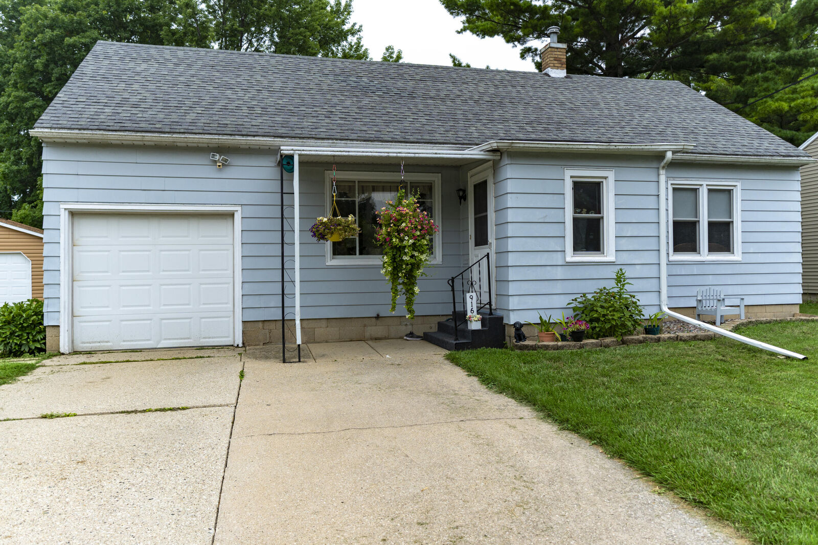 Property Photo:  916 Clark St  WI 53094 