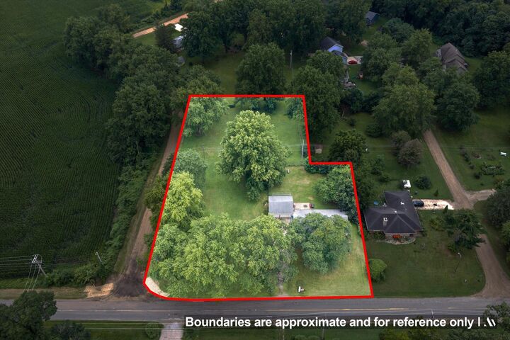 Property Photo:  1806 E Winn Road  MI 49120 