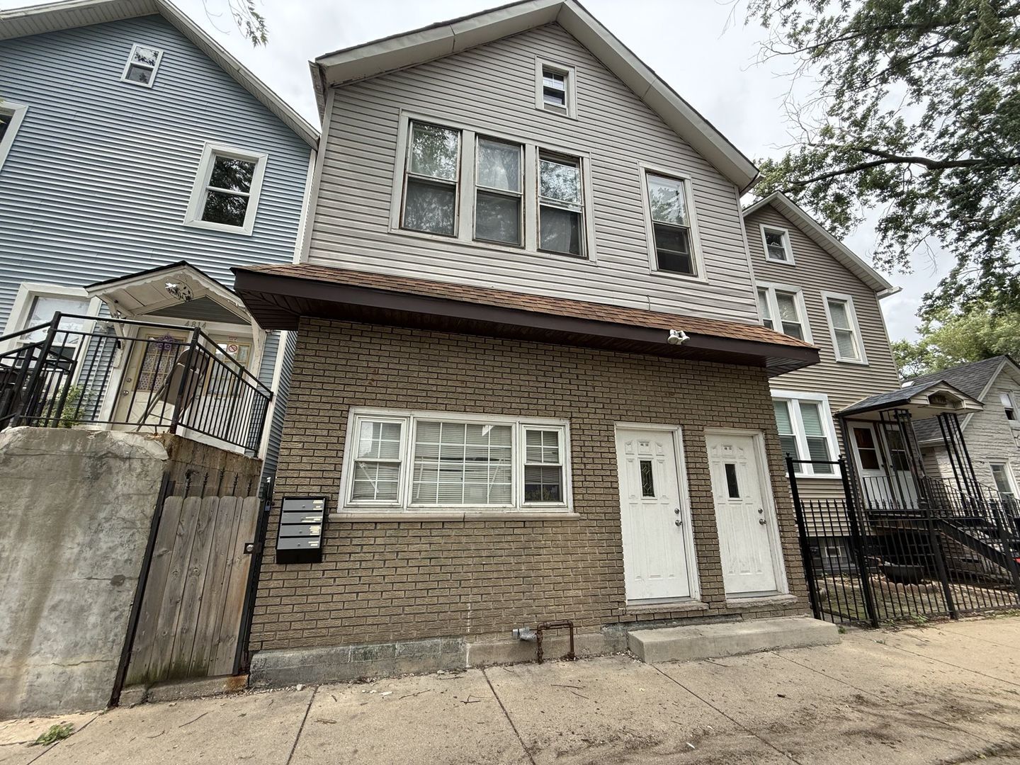 Property Photo:  4812 S Elizabeth Street 1F  IL 60609 