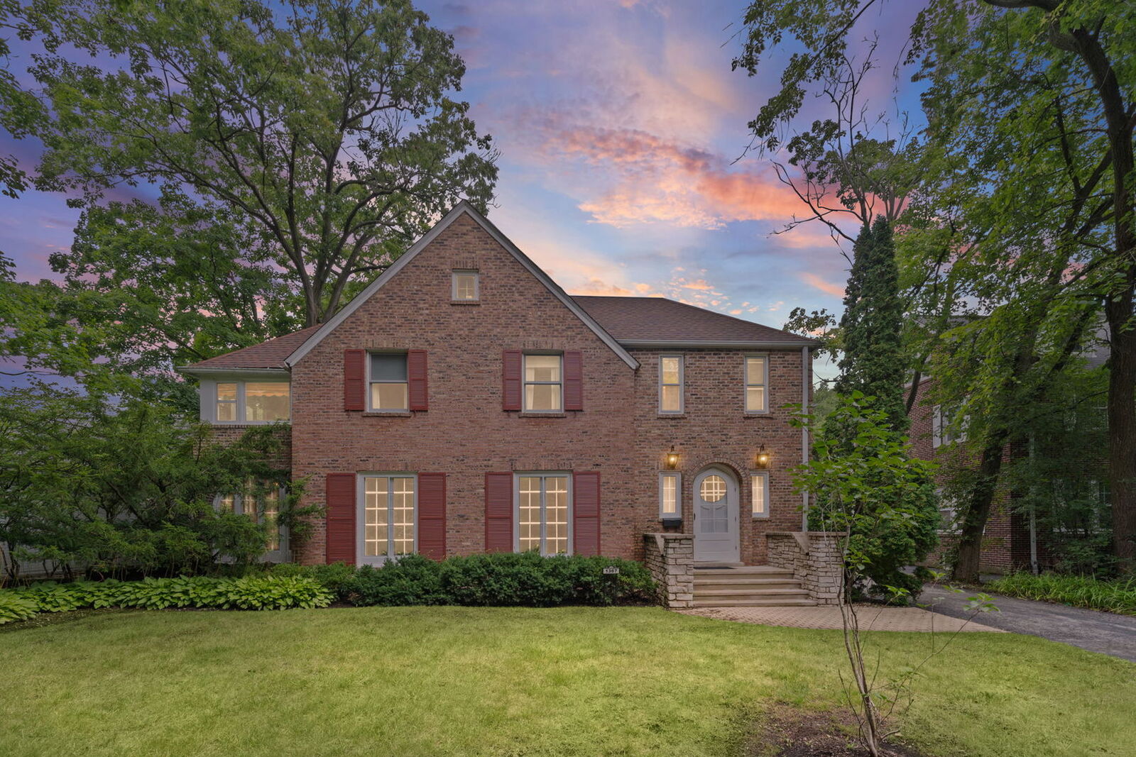 Property Photo: 1367 Lincoln Avenue S IL 60035