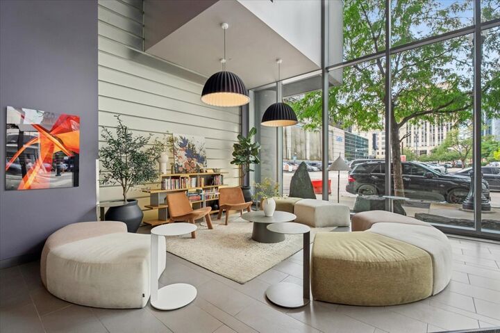 Property Photo: 235 W Van Buren Street 1518 IL 60607
