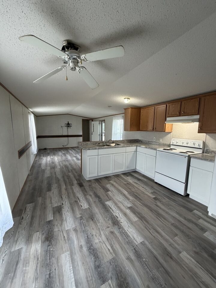 Property Photo:  16 W Wasson Road 19  IL 61310 