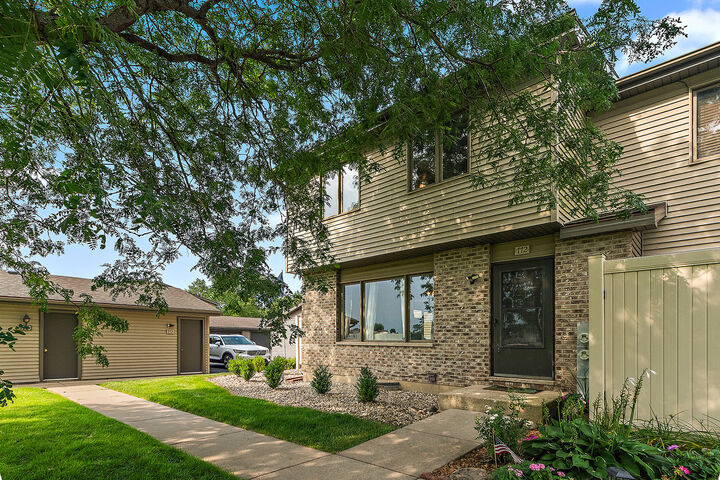 Property Photo: 772 Lake Road 772 IL 60451