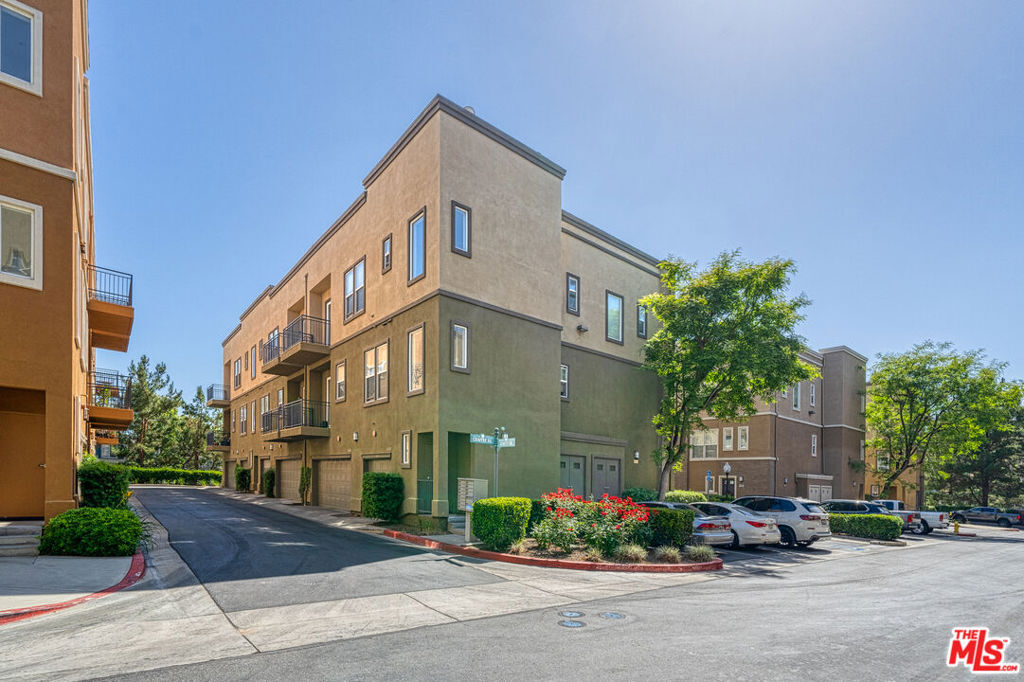 Property Photo:  1133 Jewett Drive  CA 92833 