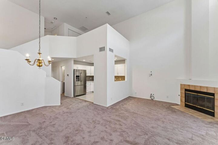 Property Photo: 727 Kingfisher Way CA 93030
