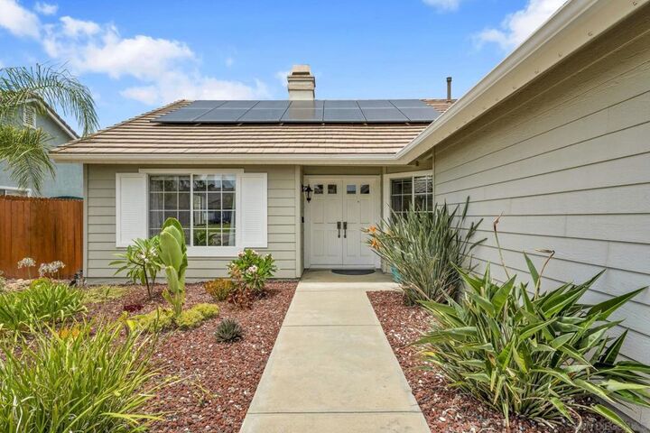 Property Photo:  5521 Daybreak Ct  CA 92057 
