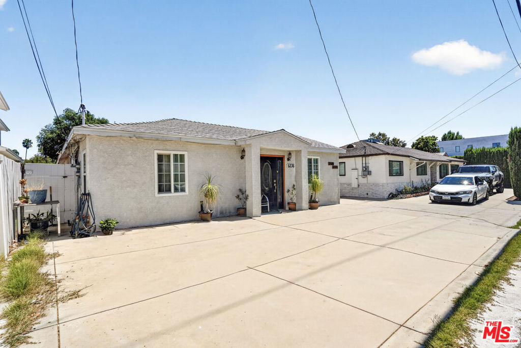 Property Photo:  6236 Lindley Avenue  CA 91316 