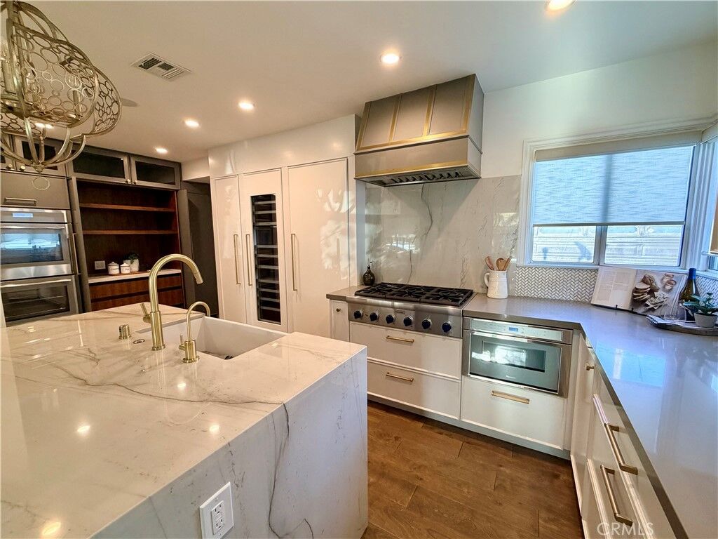 Property Photo:  3934 N Marshall Way N  CA 90807 