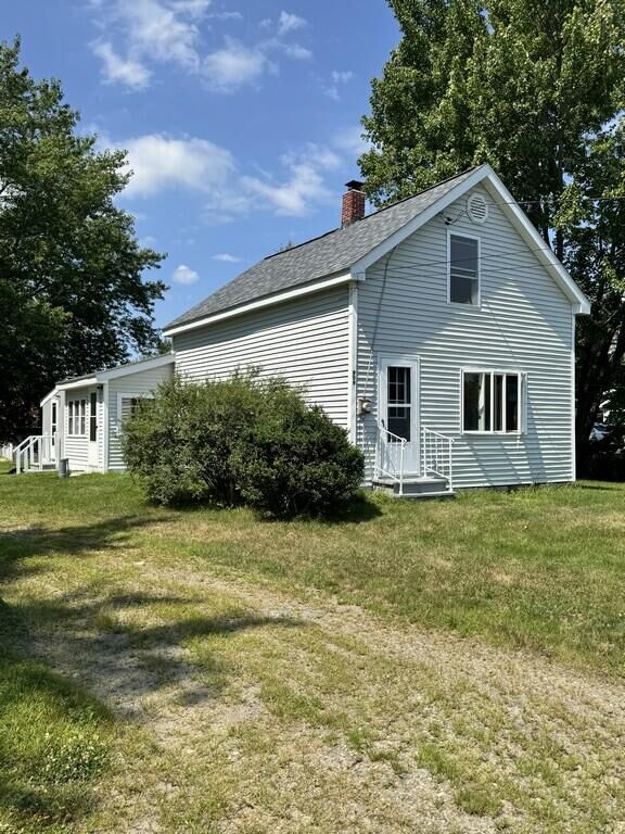 Property Photo:  909 Main Street  ME 04411 
