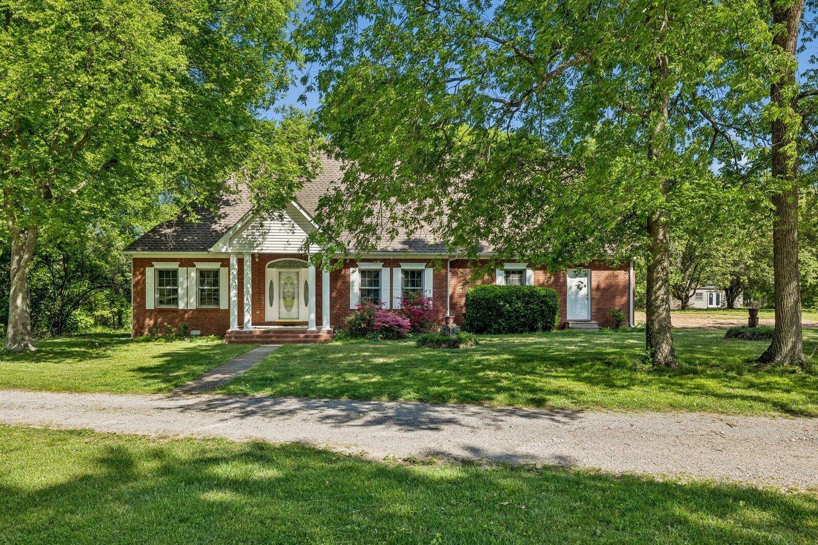 Property Photo: 1019 Hilton Ln TN 37031