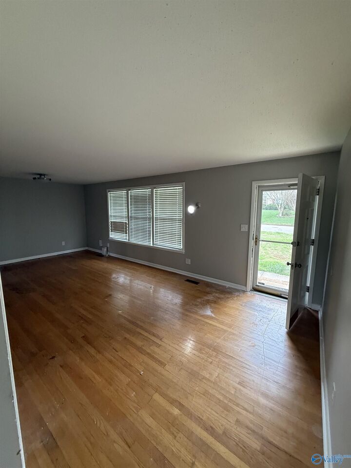 Property Photo: 3205 Lewisburg Drive AL 35810