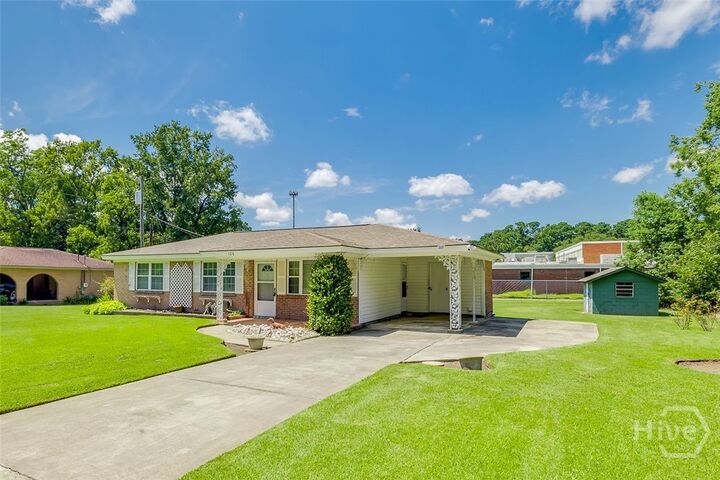 Property Photo: 126 Oglesby Avenue GA 31408