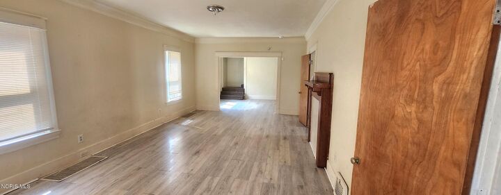 Property Photo: 733 Redwood Avenue OH 43609
