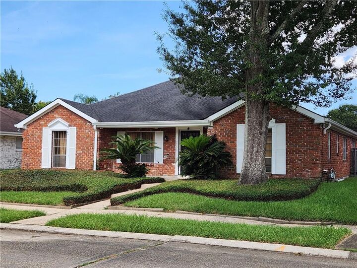 Property Photo:  2700 Danbury Drive  LA 70131 