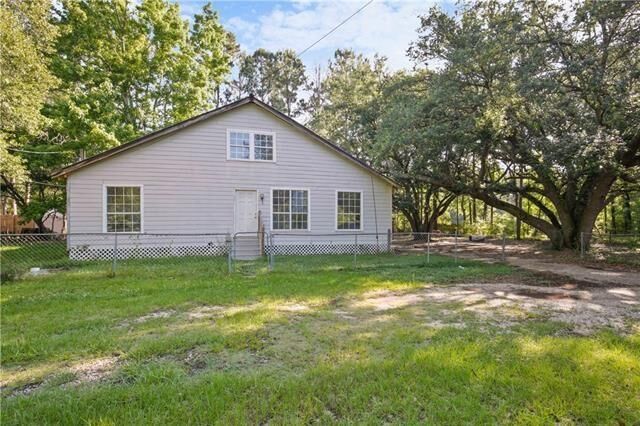 Property Photo: 25567 W Sycamore Street LA 70445