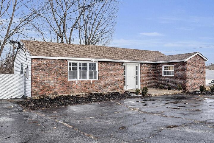 Property Photo: 297 Elm Street NH 03055