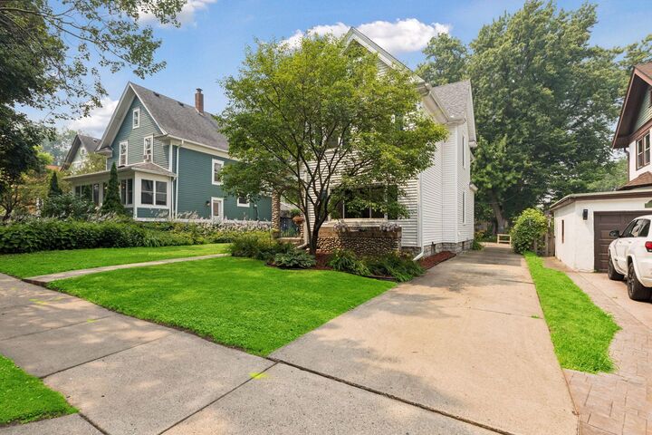Property Photo:  657 Delaware Avenue  MN 55107 