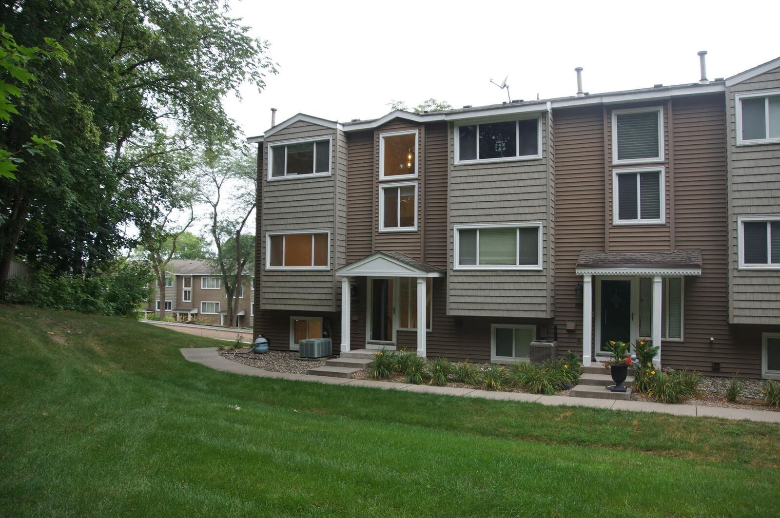 Property Photo:  330 Pondridge Circle  MN 55391 