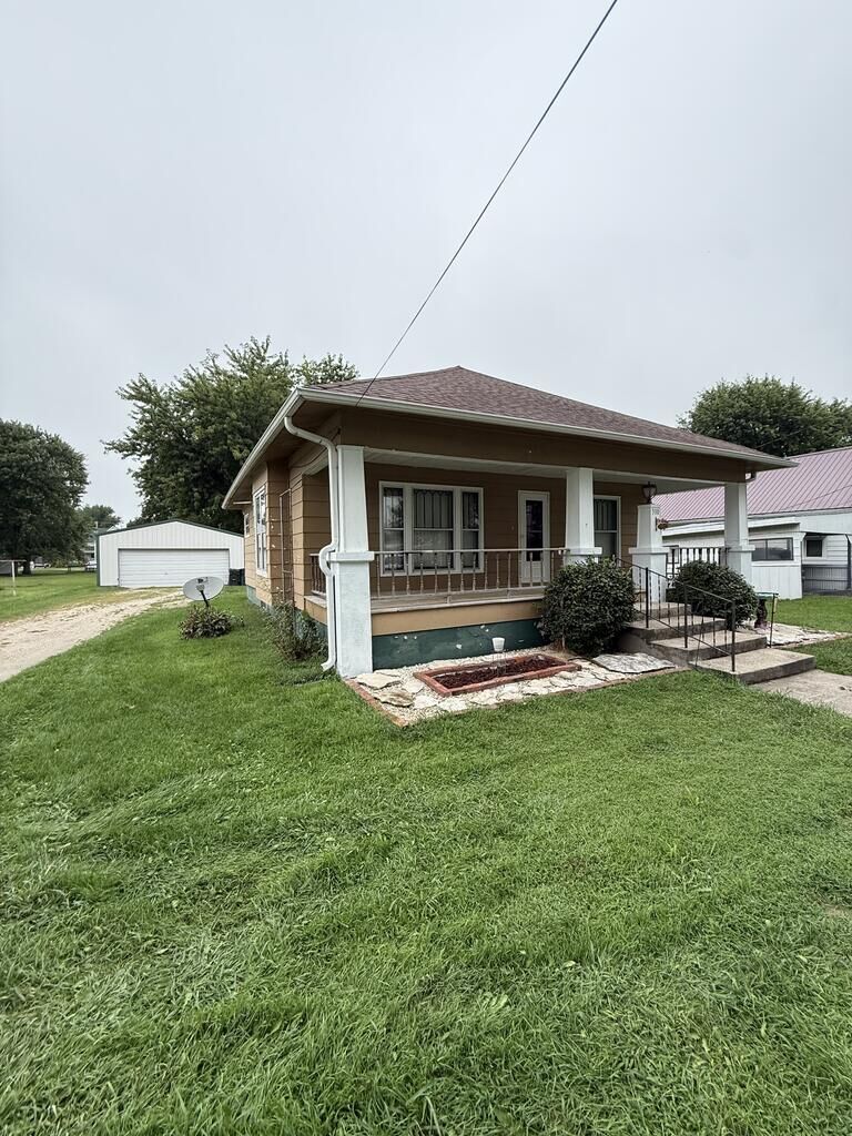 Property Photo: 310 E Beech Street MO 63437