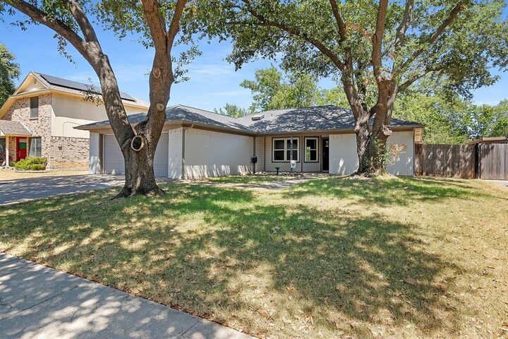 Property Photo: 6804 Richfield Drive TX 76182