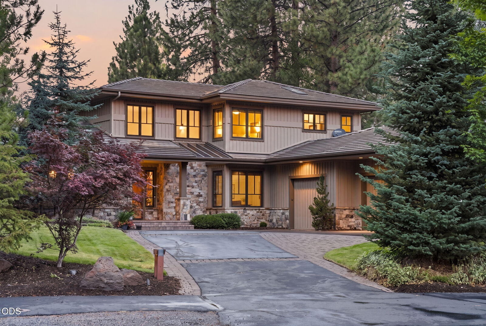 Property Photo:  61673 Tam McArthur Loop  OR 97702 