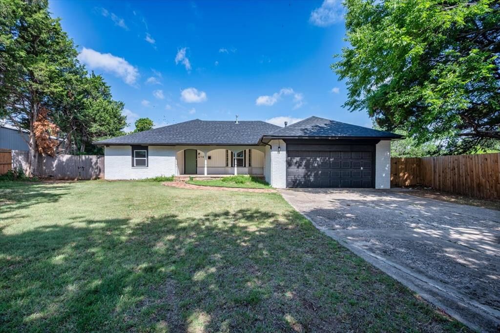 Property Photo: 6701 N Woodward Avenue OK 73116