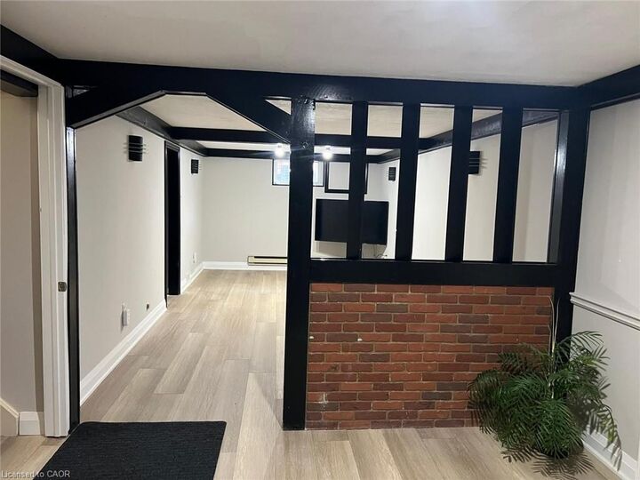 Property Photo:  10 Rose Crescent  ON L8G 3W7 